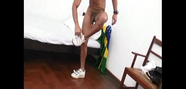  Sexy Brazilian Stud Vincente Lourenco Jacks Off